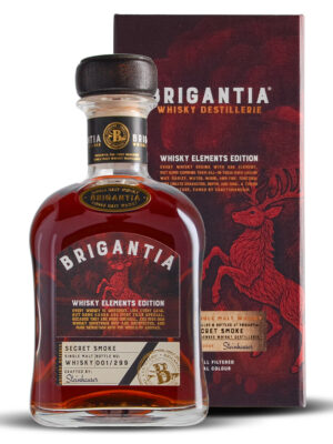 eine Flasche Brigantia Whisky Elements Secret Smoke nebst Geschenkverpackung
