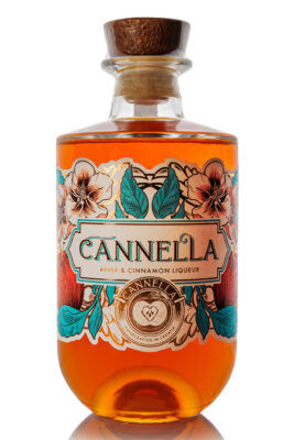 Cannella Apple & Cinnamon Liqueur eine Flasche Cannella Apple & Cinnamon Liqueur