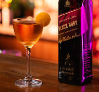 High End Mixing: Johnnie Walker Black Ruby in Expertenhänden