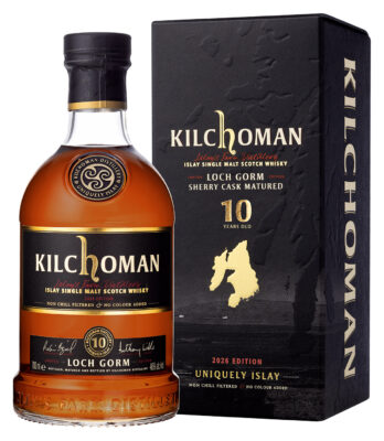 eine Flasche Kilchoman Loch Gorm 2026 Edition nebst Geschenkverpackung