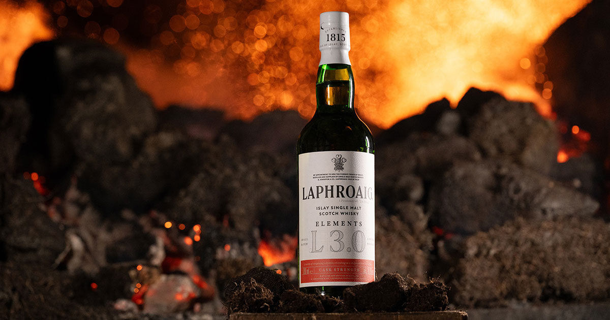 Torffeuer: Laphroaig Distillery präsentiert Laphroaig Elements 3.0