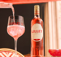 Sommerlich: „Lillet Rosé Spritz mit Grapefruit Lemonade“ ist neuer Signature-Drink