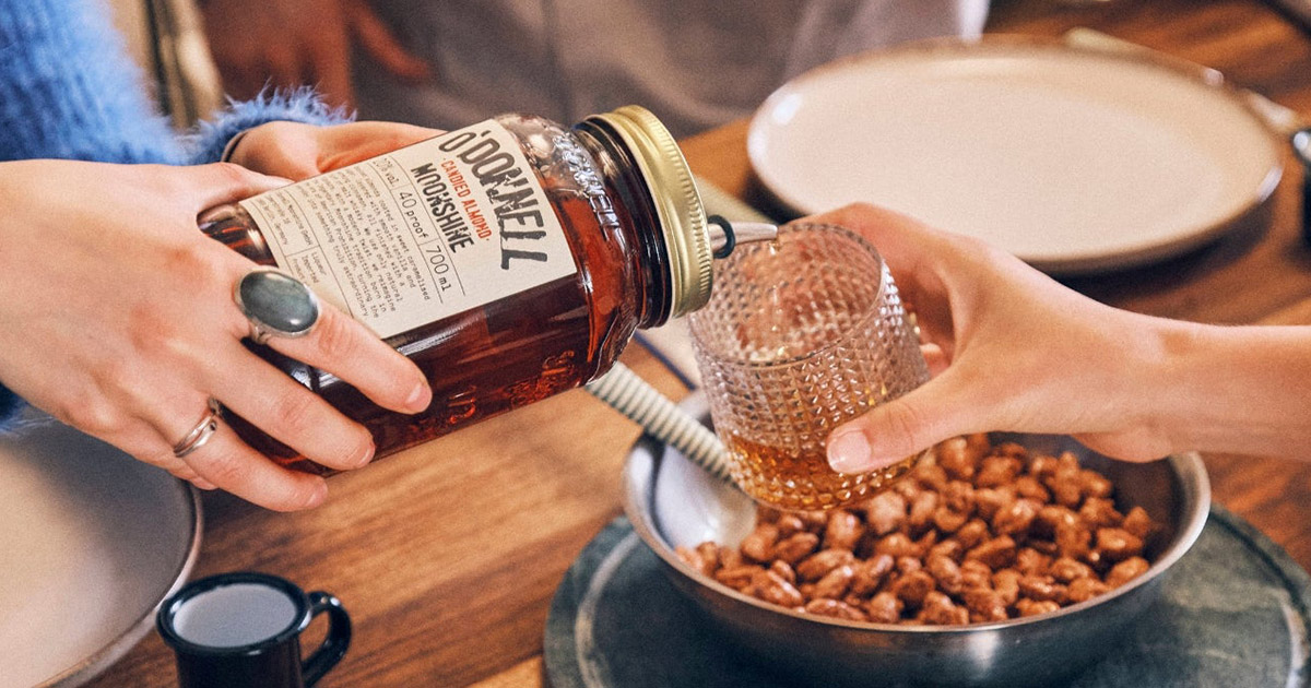 Herbstlicher Likör: O’Donnell Moonshine lanciert Sorte „Gebrannte Mandel“