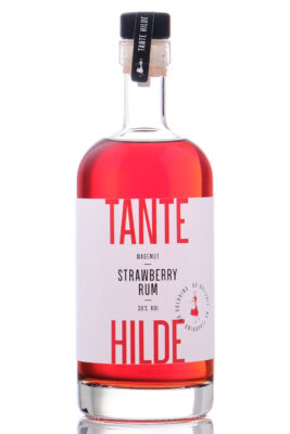 Tante Hilde Strawberry Rum eine Flasche Tante Hilde Strawberry Rum
