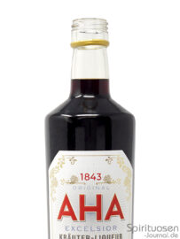 der Hals einer Flasche Aha Excelsior Kräuter-Liqueur