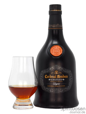 Cardenal Mendoza Angêlus eine Flasche Cardenal Mendoza Angêlus nebst Glas