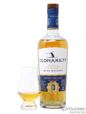 eine Flasche Clonakilty Double Oak Cask nebst Glas