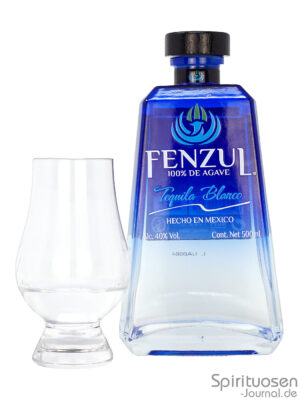 Fenzul Blanco eine Flasche Fenzul Blanco nebst Glas