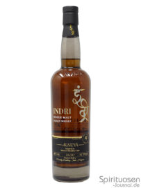 eine Flasche Indri Agneya von vorne