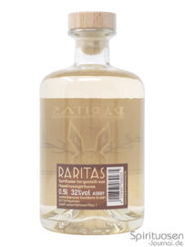 eine Flasche Lantenhammer Raritas Haselnuss von hinten