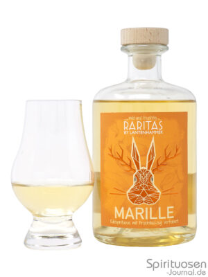eine Flasche Lantenhammer Raritas Marille nebst Glas