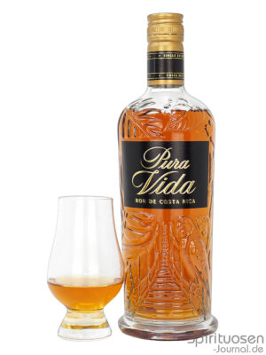 Pura Vida Añejo eine Flasche Pura Vida Añejo nebst Glas