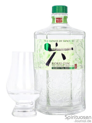 eine Flasche Roku Gin Noryo Tea Edition nebst Glas