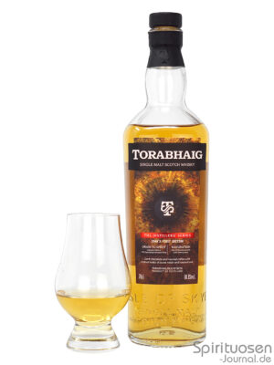Torabhaig Distillers' Series Iona's First Edition eine Flasche Torabhaig Distillers' Series Iona's First Edition nebst Glas
