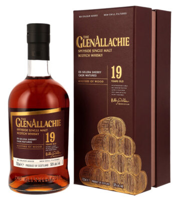 eine Flasche The GlenAllachie 19 Jahre Ex-Solera Sherry Cask Matured nebst Geschenkverpackung