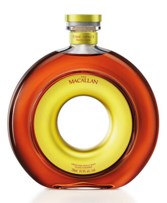 eine Flasche The Macallan Time : Space Sherry Cask